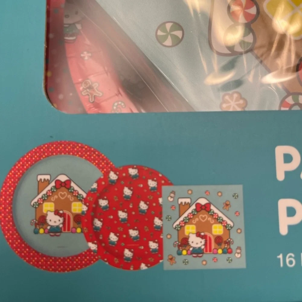 Hello Kitty Holiday Gingerbread Party Set – Plates & Napkins – 72 Pieces – New